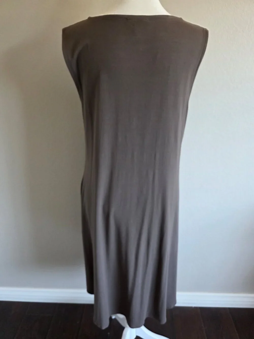 EIleen Fisher Dress Size M Lightweight Knit Fit & Flare Mink Sleeveless Pockets - Picture 5 of 7